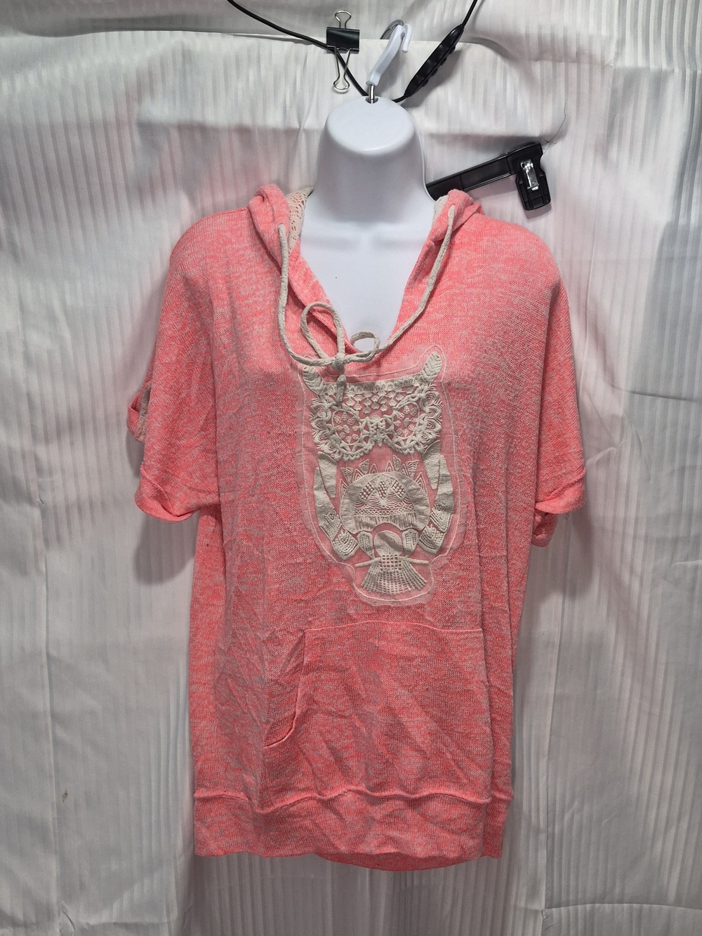 Miss Chievous Women's 2X Coral Short-Sleeve Hoodie with Cream Lace Applique - Picture 2 of 7